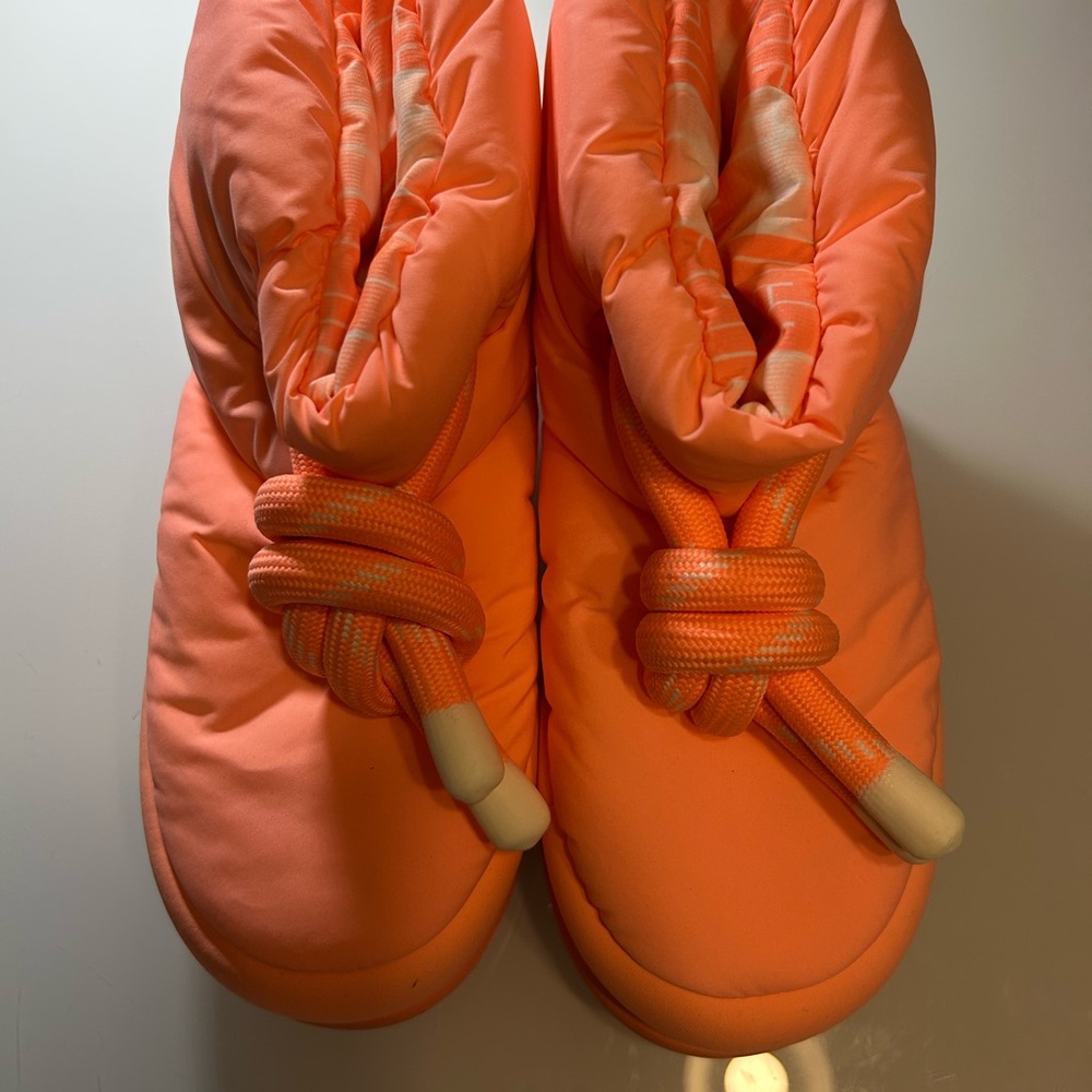 UGG Orange Puffer Knot-Detail Booties